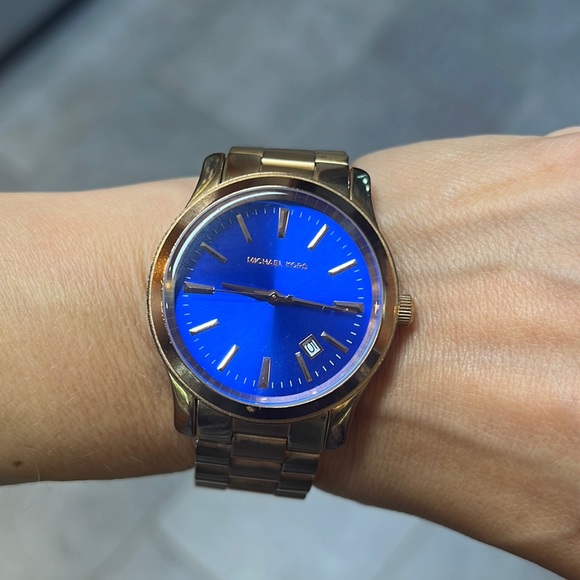 Beautiful rose gold blue face Michael Kors watch - Picture 1 of 6